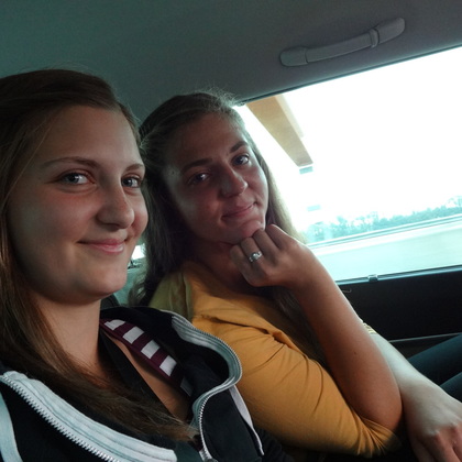 Erstes Foto mit Gastschwester auf der Heimfahrt vom Flughafen