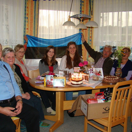 Die Family feiert natürlich mit!