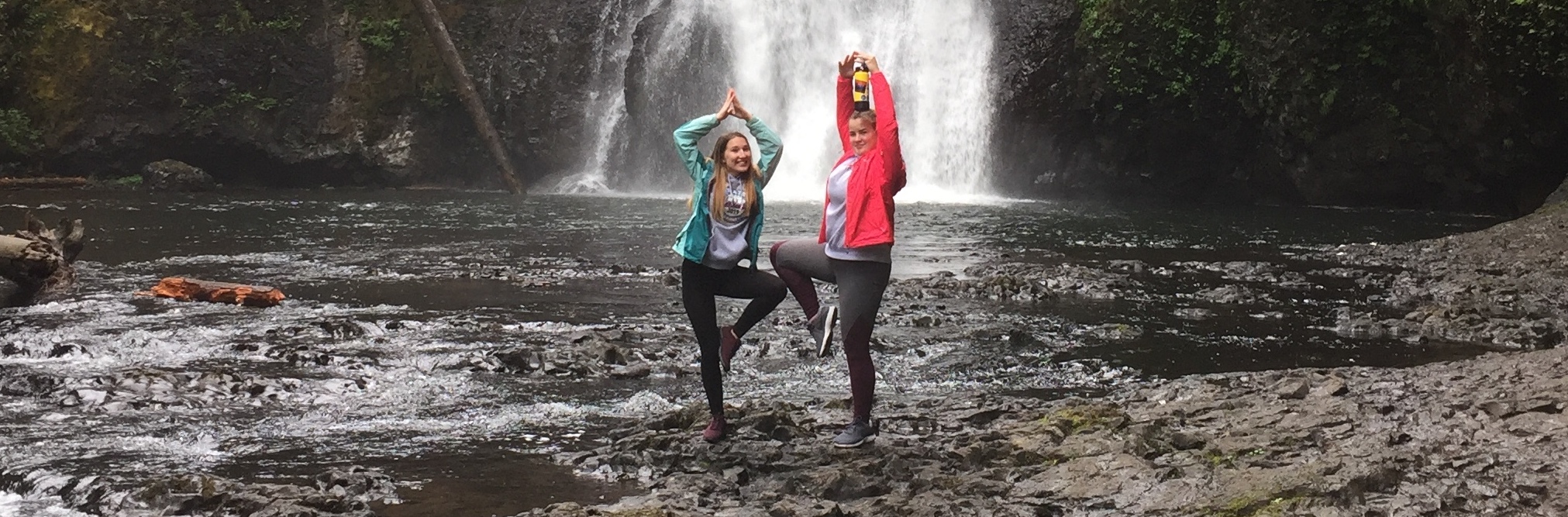 Auf einem Ausflug mit allen YFU AustauschschülerInnen im Silver Falls State Park.