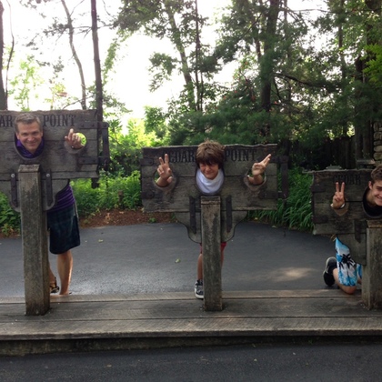 Ein Foto mit mir, meinem Gastbruder und meinem Gastvater in Cedar Point. Cedar Point ist ein riesiger Freizeitpark in Ohio.