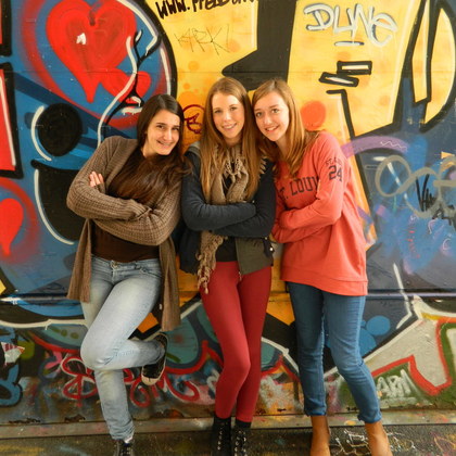 Meine argentinische Gastschwester Paula, unsere Freundin Tess und ich an einem Nachmittag in Melbourne.